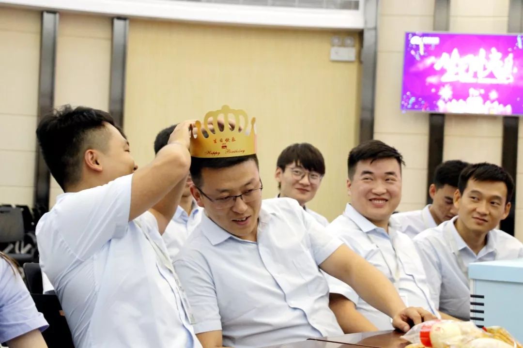 团队凝聚力筑梦未来,团队建设百舸争流