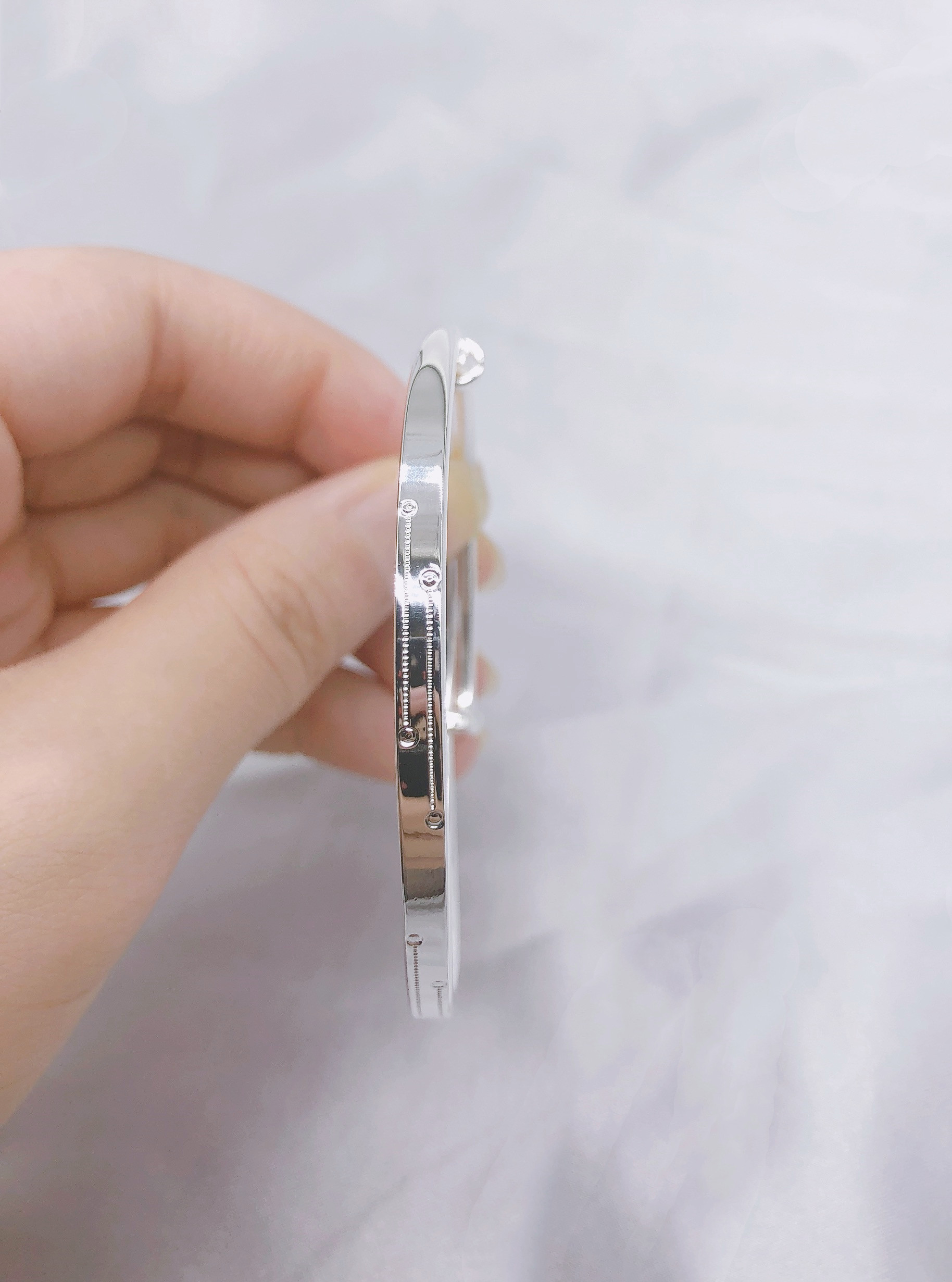 一招鉴别真银和假银,在网上买纯银耳钉怎么辨认真假