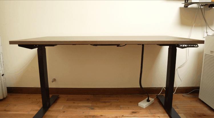 看了何同学的那条视频后……桌搭一款适合自己舒适又实用的桌子