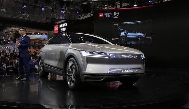 比亚迪“王炸”新车亮相,比亚迪概念车鸥翼门