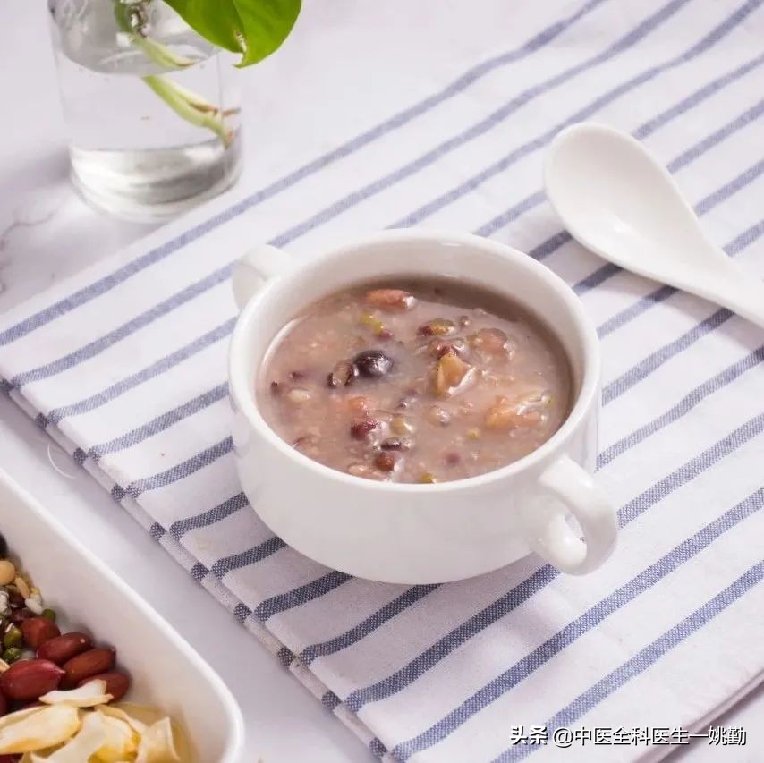 秋气内收,头皮营养少!多喝这碗粥,上荣头面、防脱固发