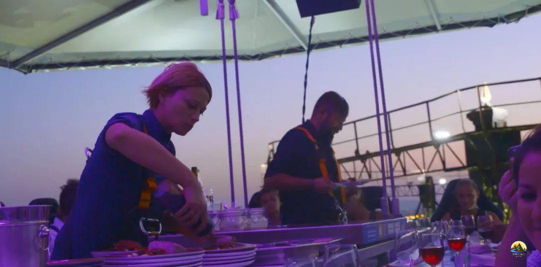 世界最刺激的高空餐厅,全球十大最刺激餐厅