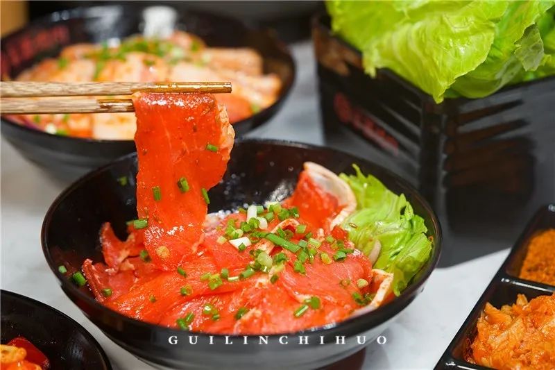 被安利了3年的长沙网红烤肉店，这回在桂林终于吃上了