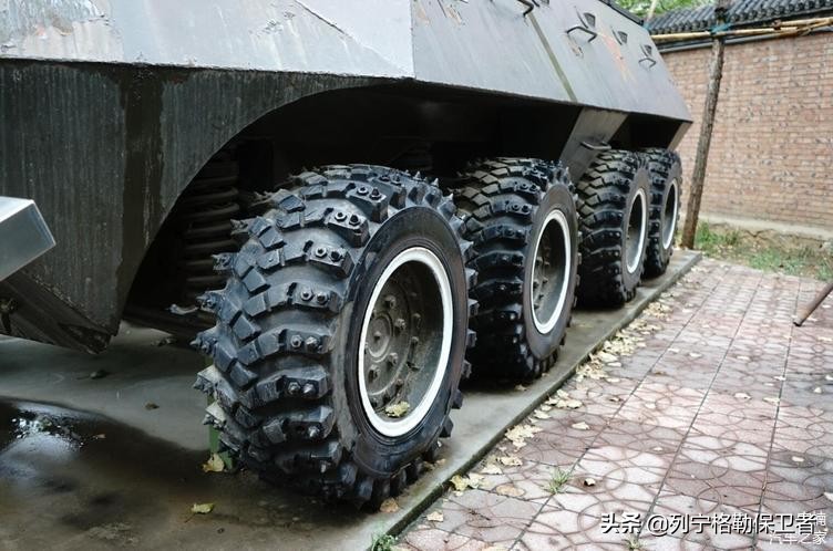 解放军轮式装甲车种类,中国军用八轮重型装甲车
