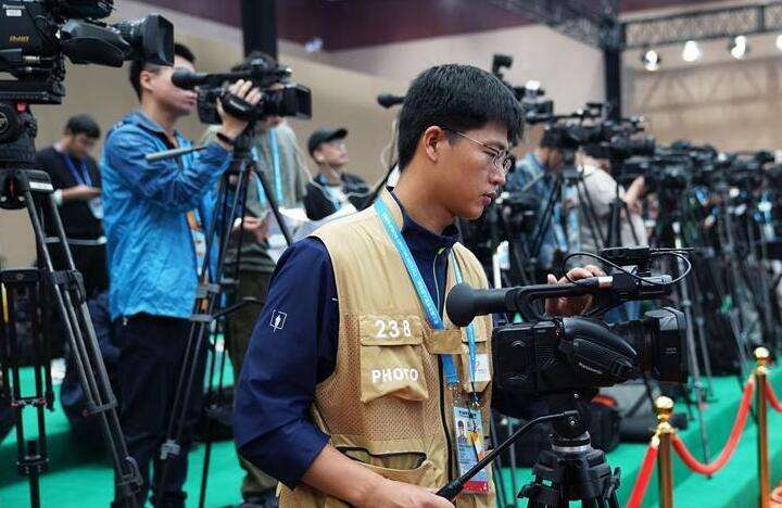 买单反相机要注意什么事项,小白入门买单反还是微单