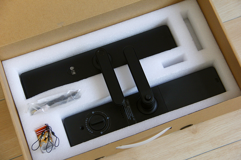 支持远程开门临时密码智能锁,智能密码锁怎样使用门卡开锁