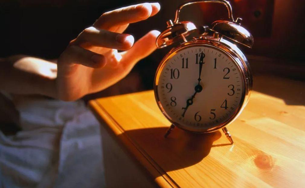 这道选择题含金量很高：新房装修，该自己装还是包给装修公司？