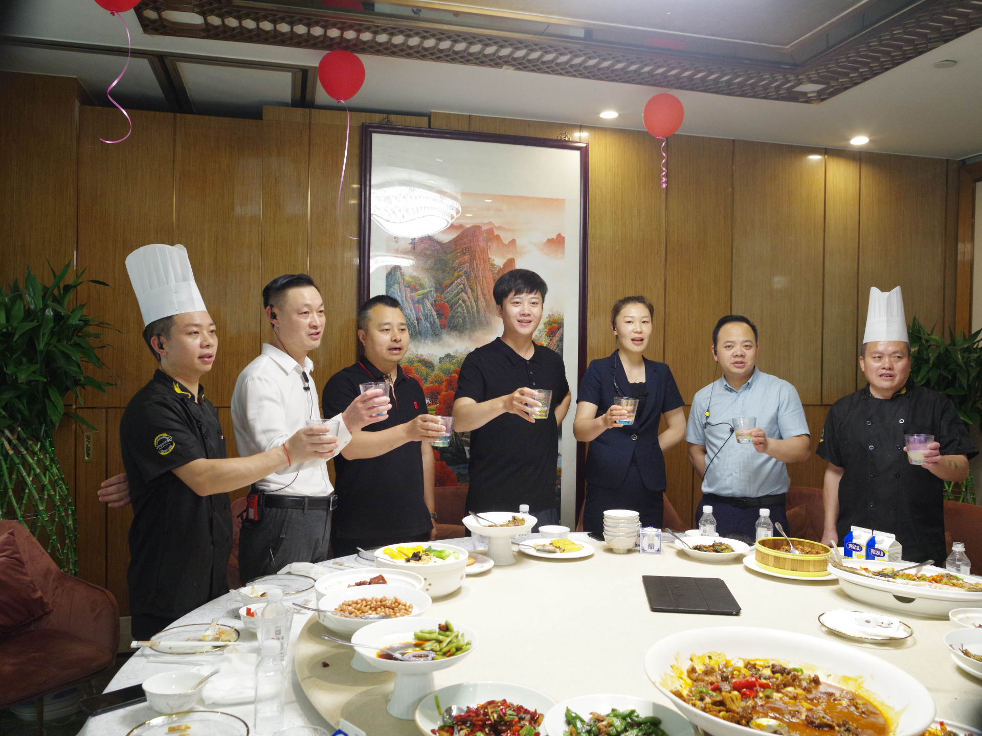 突发，湘鄂情重回江湖！创始人孟凯来了，给海归儿子创业当助理