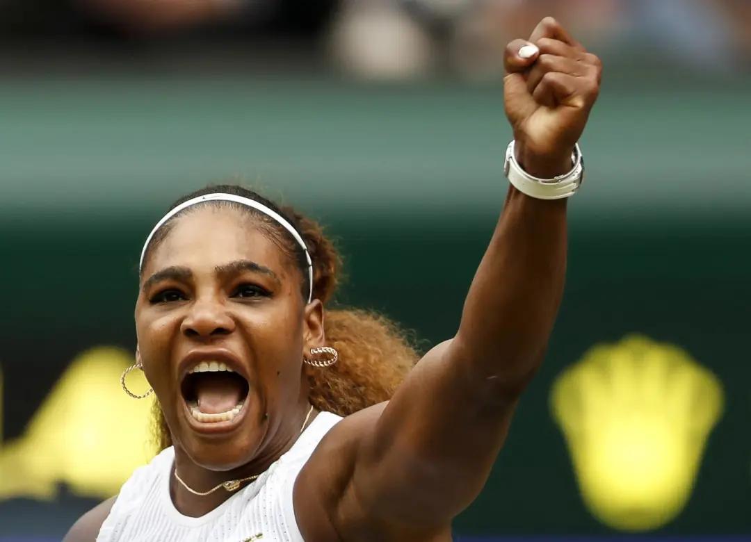 1055块球拍、百余万价值，同样摔拍为何他被称霸道总裁？