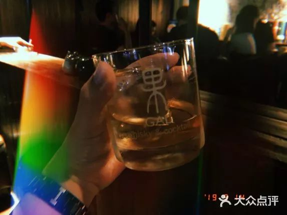 寻一处幽静角落,巷子里的小酒馆好惬意