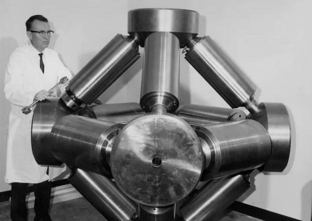 钻石是什么东西?科学家把钻石放到真空管,一加热,奇迹出现了