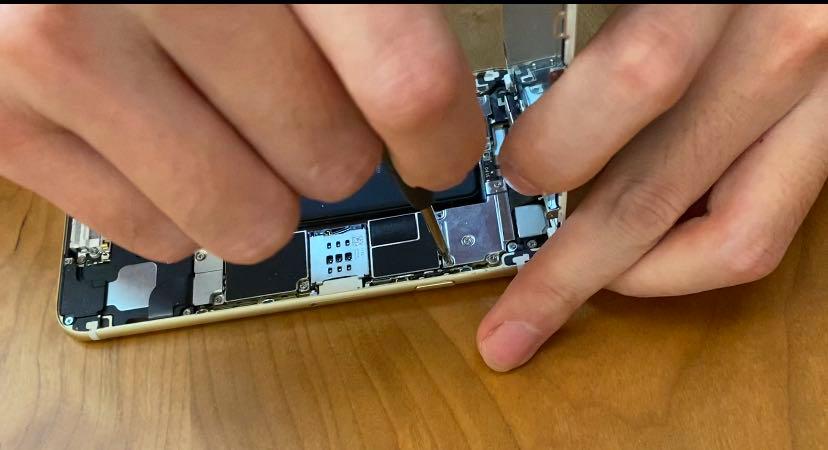 华严苛苹果11电池评测,苹果6换什么牌子的大容量电池好