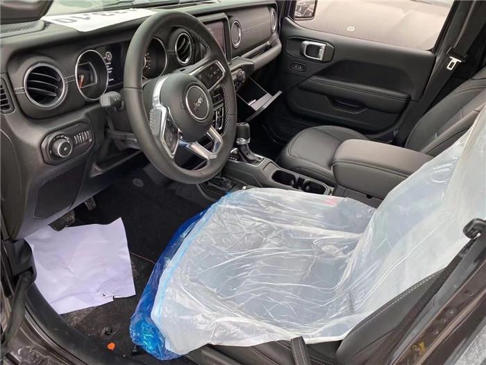 吉普越野车牧马人和自由行,jeep牧马人2024撒哈拉真实图片