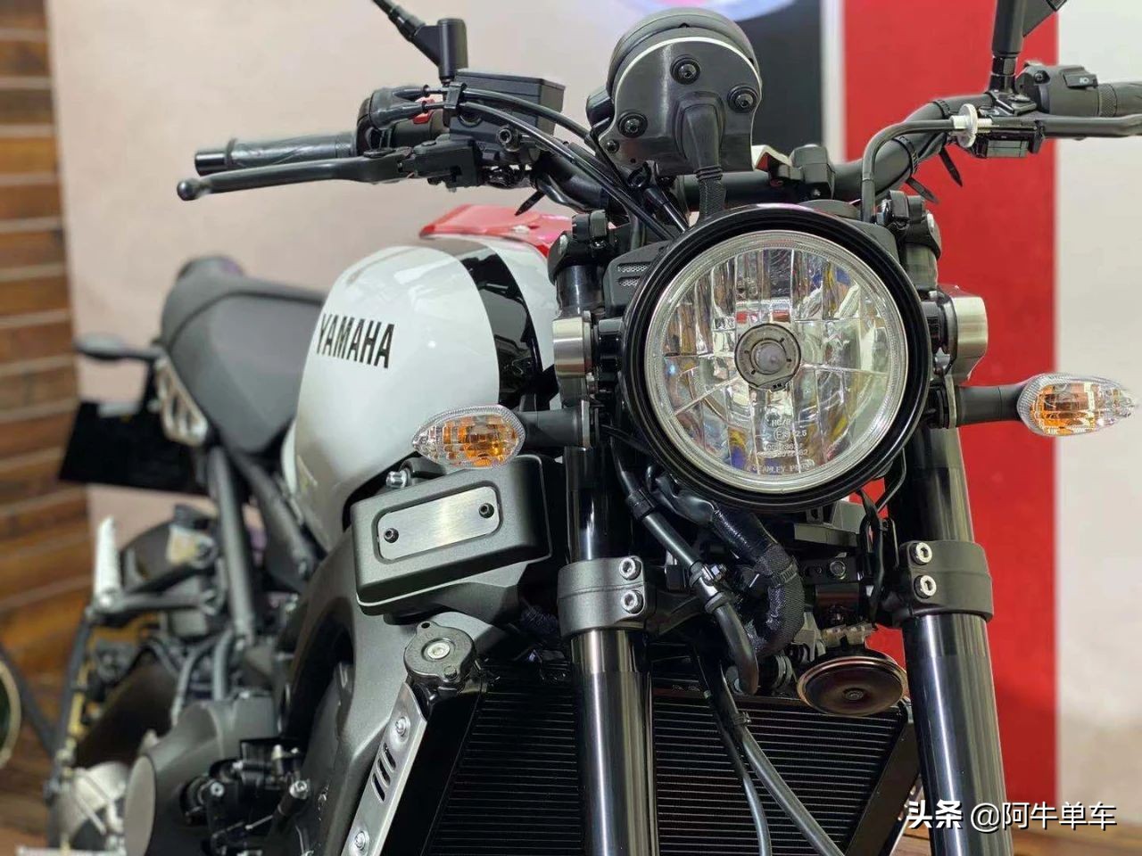 雅马哈xsr900新款测评,雅马哈xsr900和xsr700有什么差距