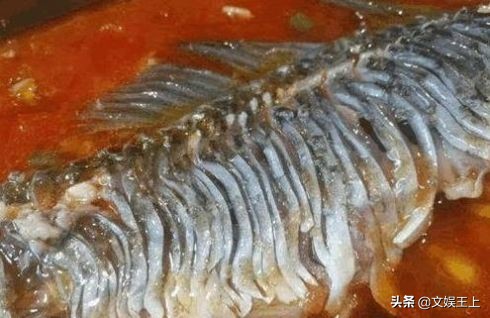 被小鲫鱼的刺卡住喉咙了怎么办,吃鲫鱼被刺卡住喉咙怎么办