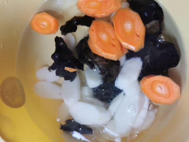 天热,这种“天热*眠药安**”隔天吃一点,晚上睡觉无梦不出汗!