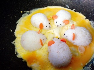 鼠年做一只真正的老鼠,新年小老鼠用粘土怎么做