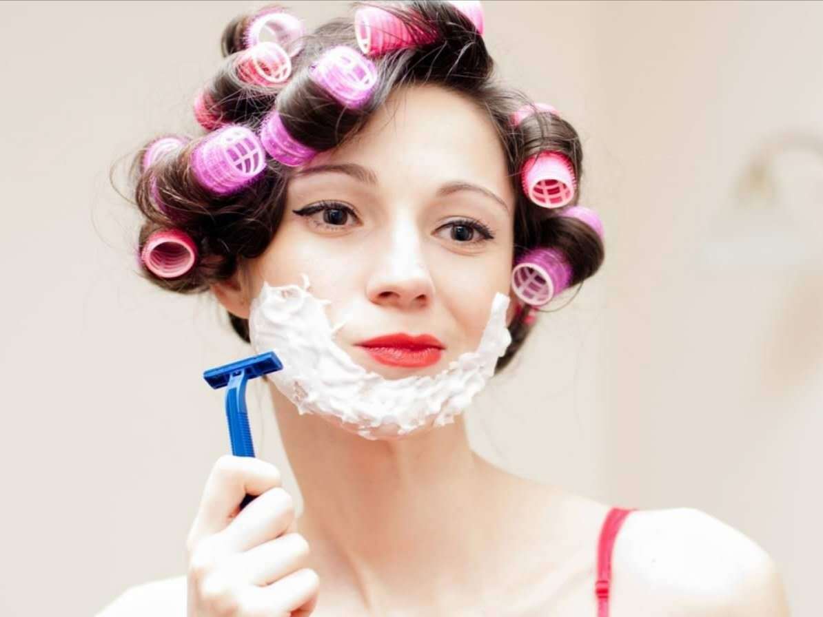 摆脱毛发稀疏,摆脱脚后跟龟裂获得光滑的白脚