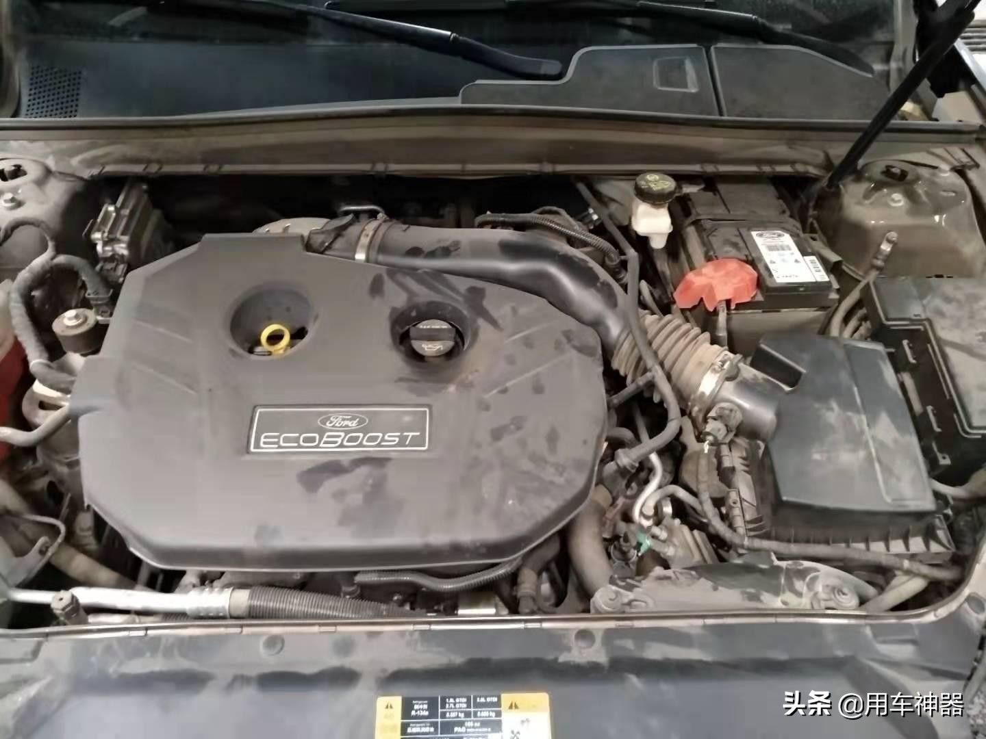 发动机舱突突突异响是怎么回事,过烂路发动机舱有异响怎么回事