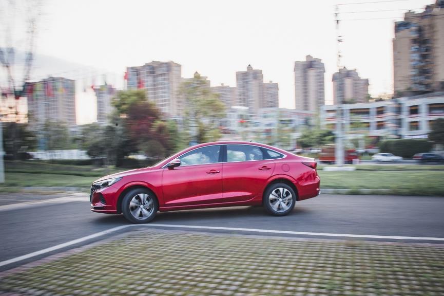 宝马f20评价,逸动plus高速稳定性怎么样