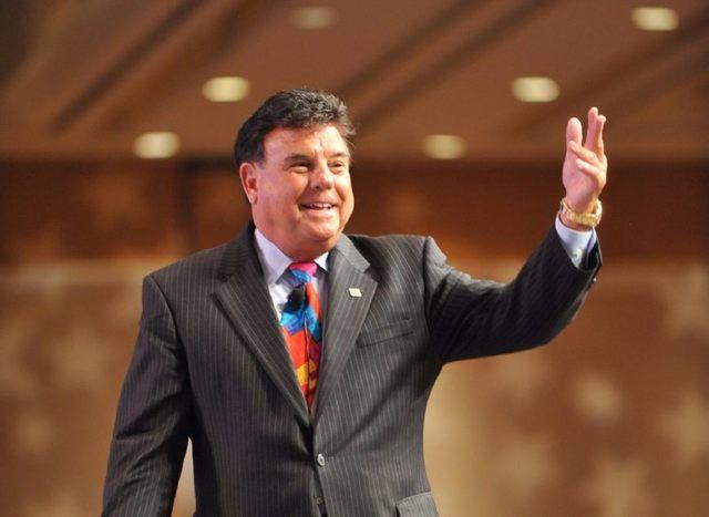 销售大师乔吉拉德书籍,全球顶级营销大师乔吉拉德