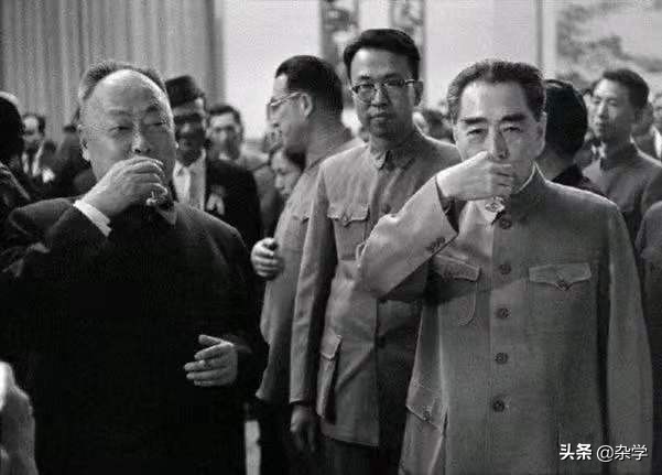 因说错一句话，周恩来怒批陈毅：革命大半辈子就这点组织纪律性？