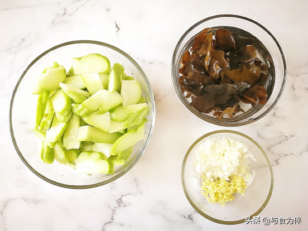 南瓜和冬瓜能不能搭配一起炒,冬瓜南瓜西红柿鸡蛋一起炒好吃吗