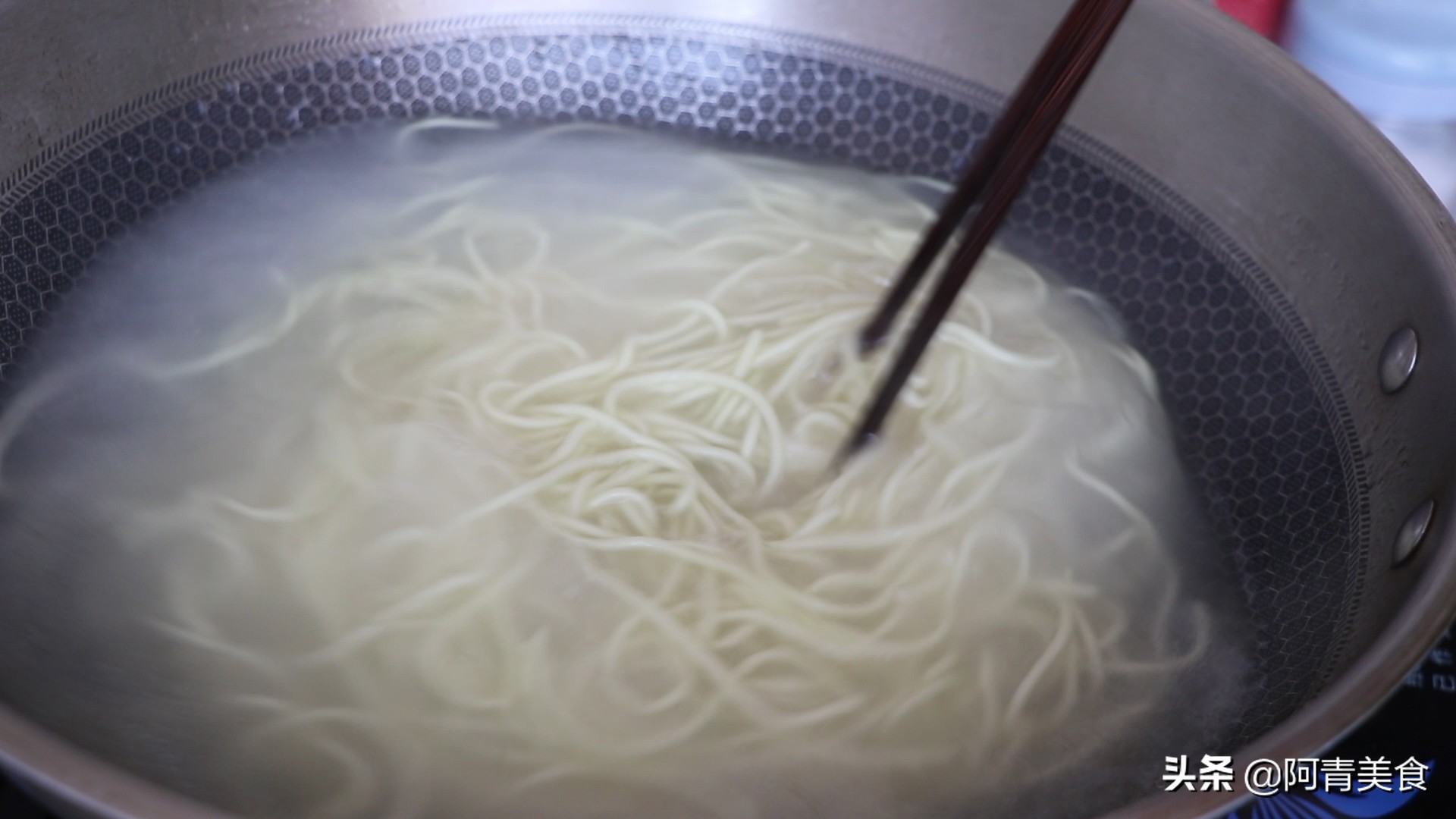 热干面在家自己调料,正宗热干面做法与配菜