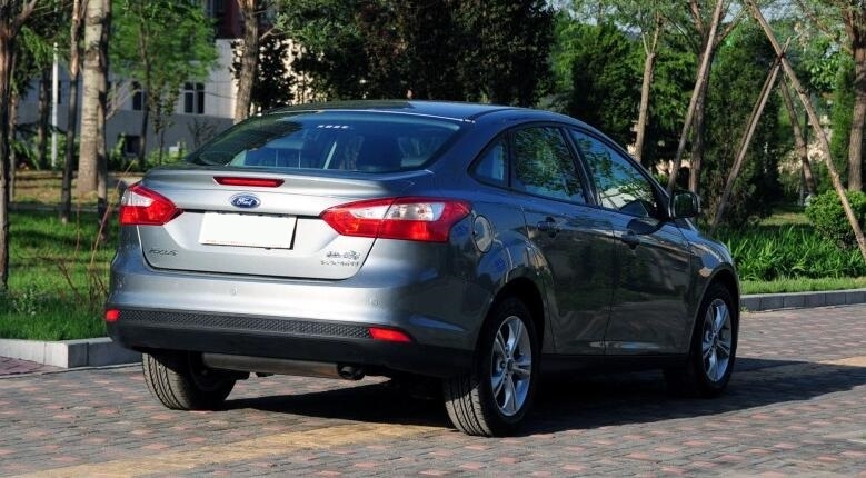 6万公里车况正“年轻力壮”的12款三厢福克斯5万多划算吗