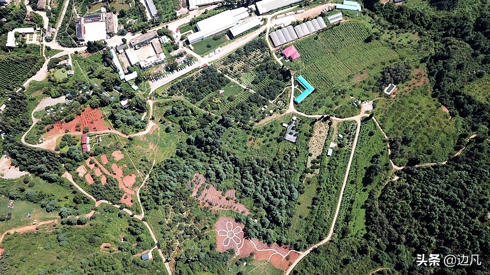 航拍一个村寨,航拍最美山谷风景