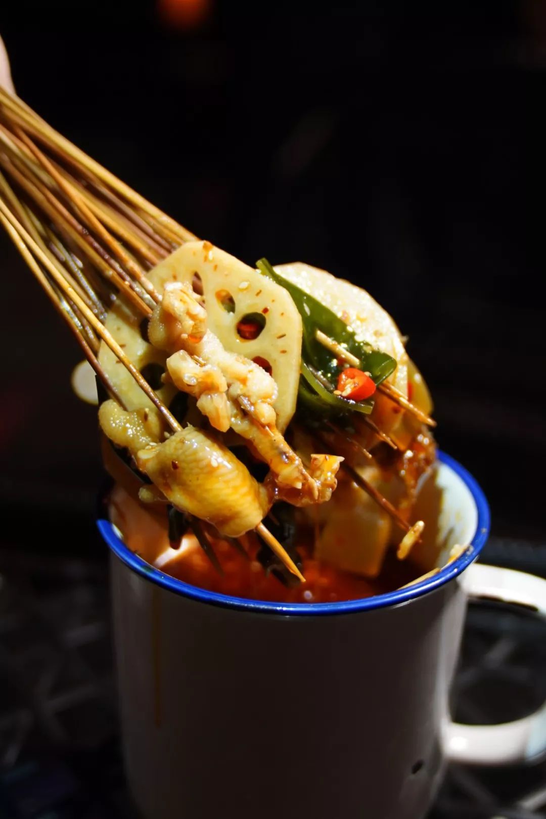 火遍成都的贰麻酒馆,成都贰麻酒馆为什么那么火