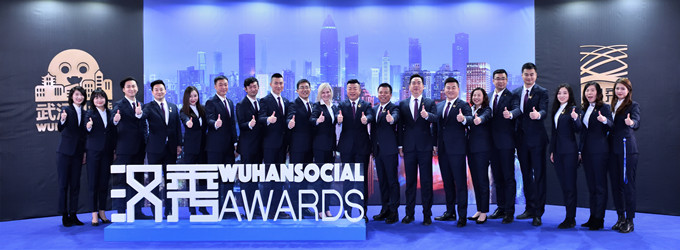 西服外套面料怎么选,西服套装定制什么面料最舒服