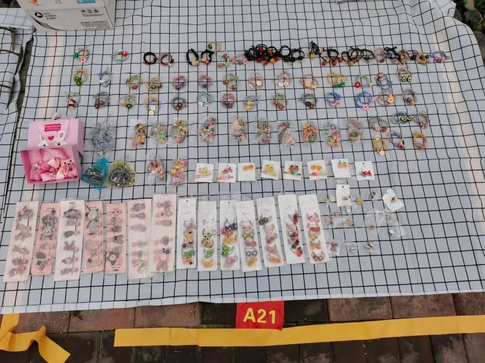 新湖社区携五矿地产营口公司营销部、五矿物业营口公司开展“五矿‘铂海之夜’露天电影节