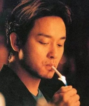 尽管少儿不宜，但电影中的抽烟镜头，竟如此迷人