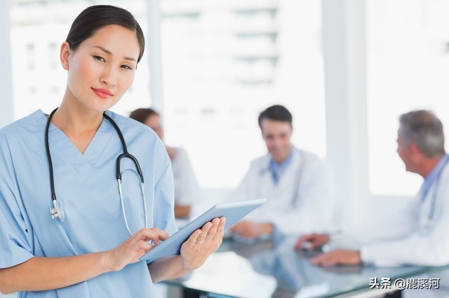 种牙当天吃排骨,被医生忽悠拔牙种植牙齿