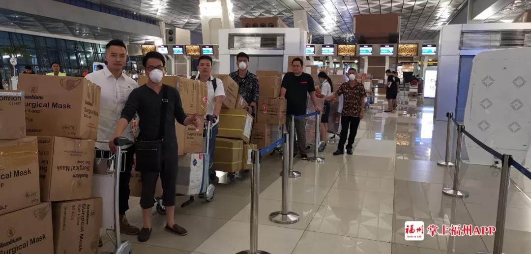 为了谁?跨五大洲数十国的这群人,海外连日扫货