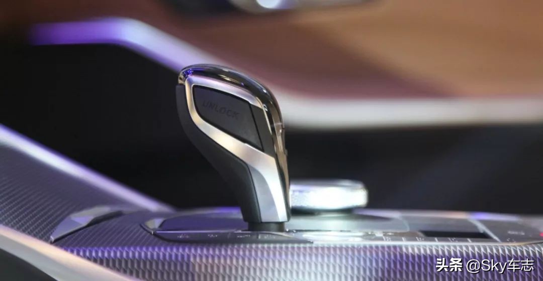 宝马新3系赛道体验+长途试驾之后，建议你千万不要轻易入手