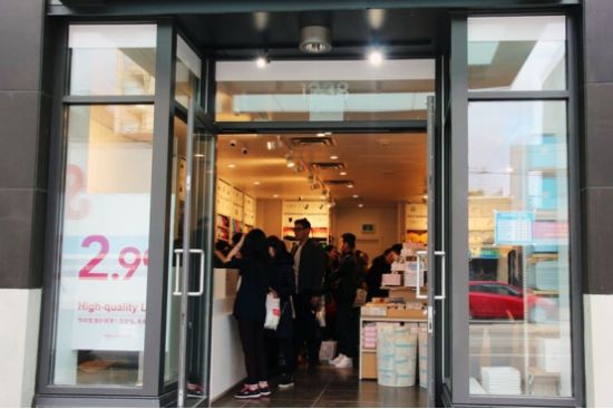 迫于名创优品竞争压力，加拿大零售巨头Dollarama开设网店