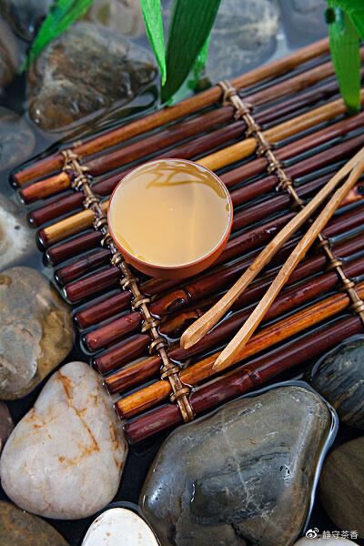 蜜兰香的品质特点,蜜兰香清香型和浓香型区别