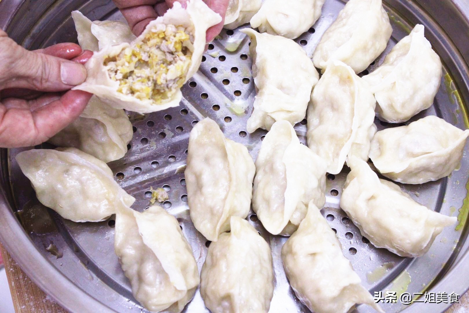 蒸饺子冷水上锅,蒸饺子开水上锅还是凉水上锅