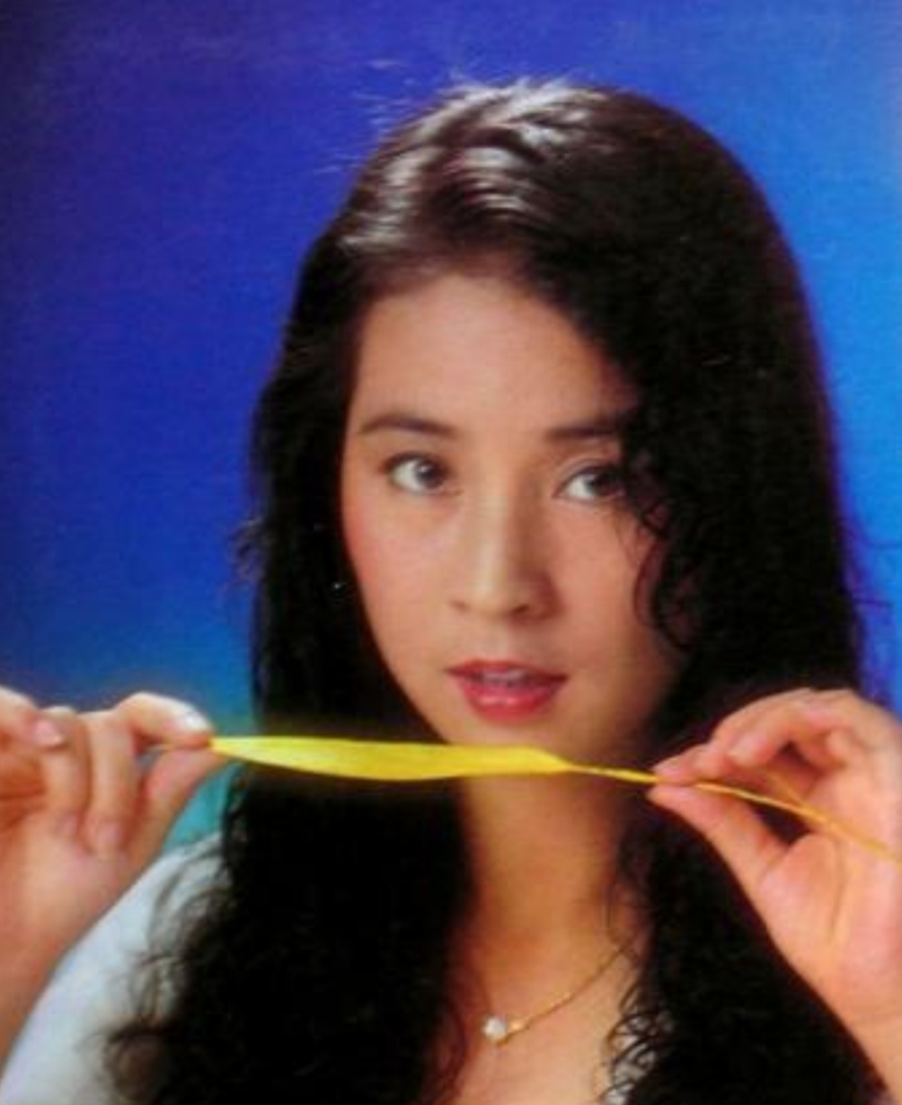 从伴舞女郎到影后，嫁功夫巨星拥有上亿身家，62岁却遭儿子入狱