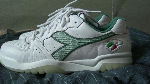 它是90年代风靡一时的运动鞋,罗伯特·巴乔曾代言,如今几乎消失