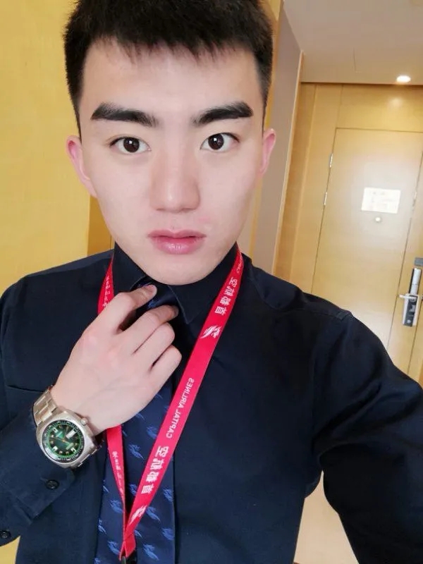 山东铝业职业学院空乘报的人多吗,山东铝业空乘专业礼仪