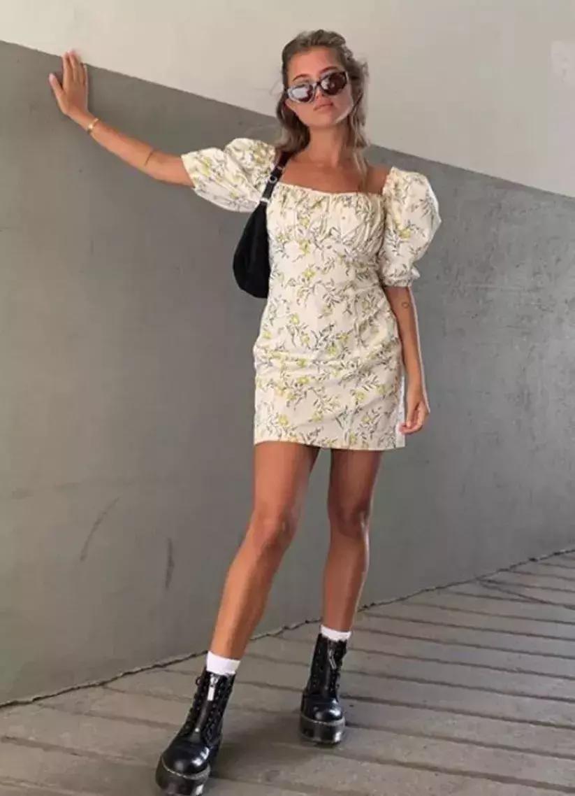 奶奶都嫌丑的包被Jennie背过后，有半个地球的时尚博主疯狂求同款