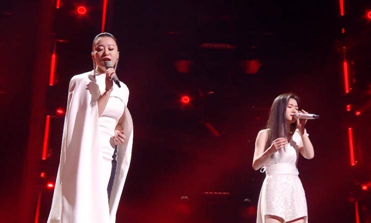 「纯音评」飒爽柔美、相得益彰—谭晶与单依纯唱出不一样的火花