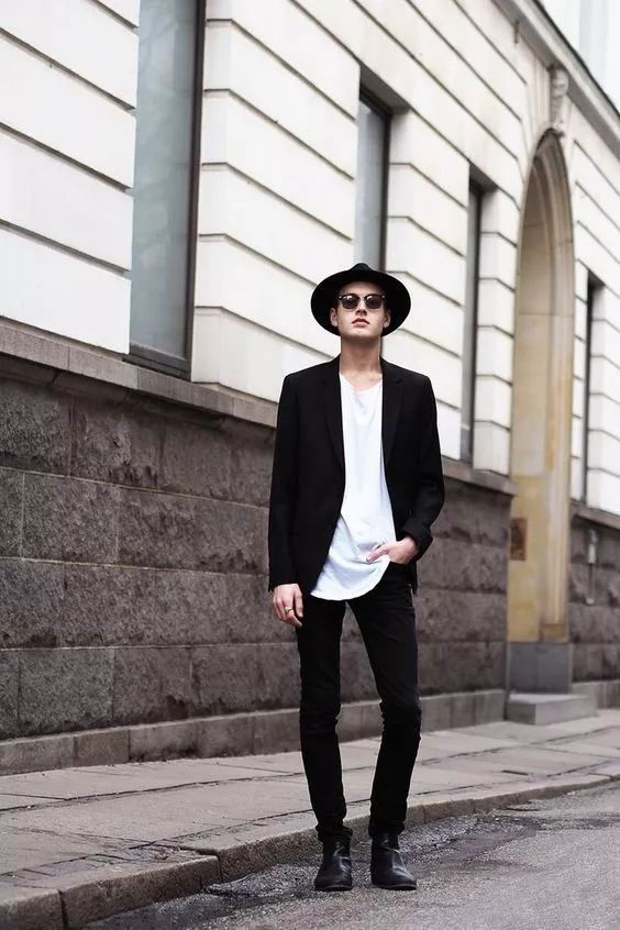 帽子怎么戴才能防止飞起来,戴棒球帽怎么撑起来小技巧