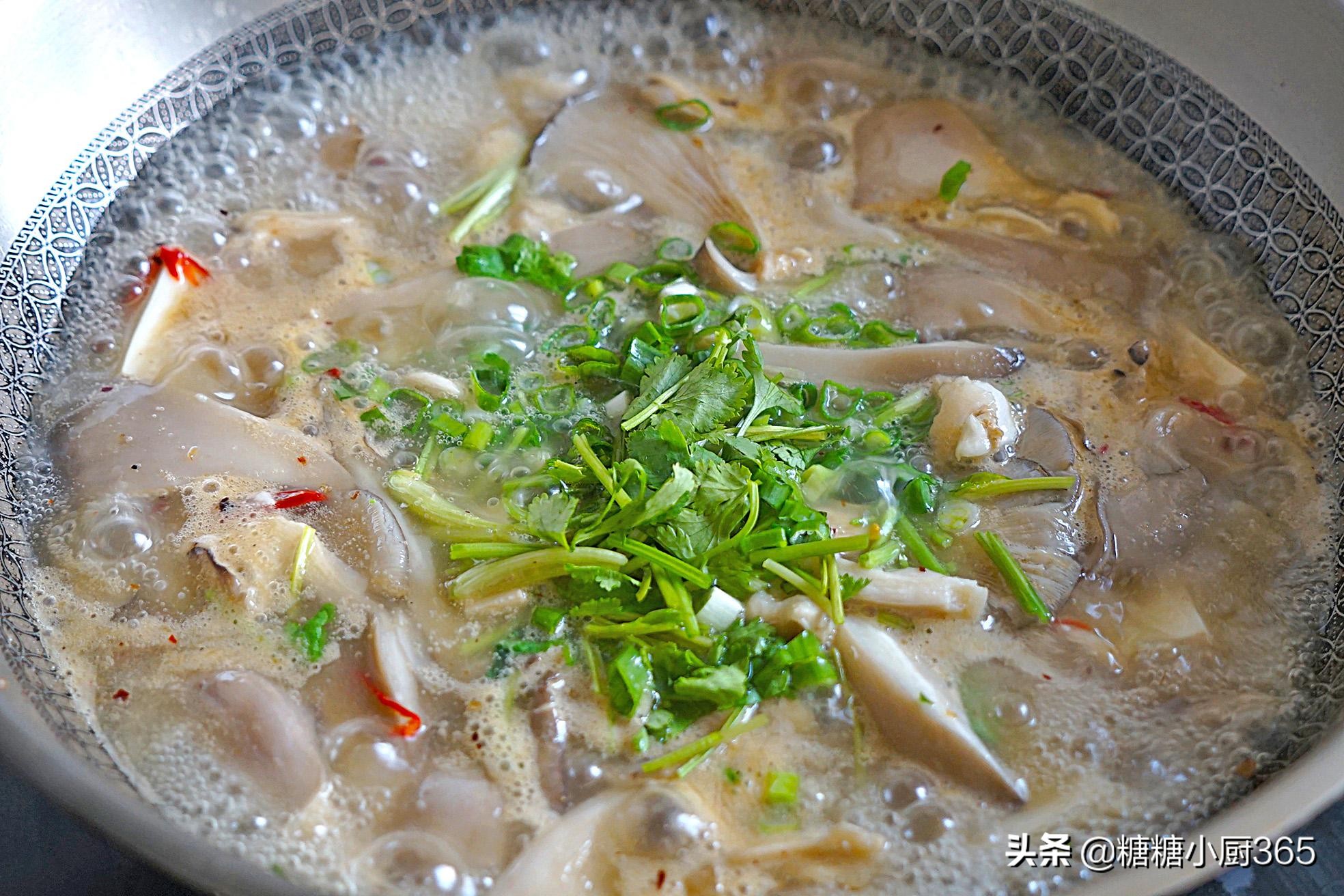 平菇炖豆腐正宗做法,平菇和豆腐汤