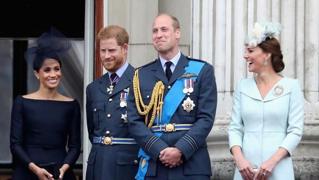 梅根和凯特尴尬同框照片,凯特梅根最后一次同框