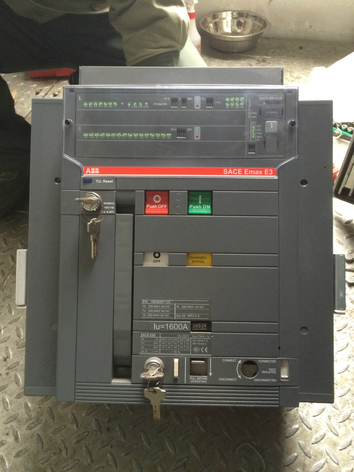 万能断路器lg故障表示什么,万能式断路器常见故障