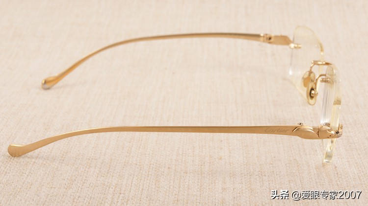 卡地亚眼镜原装镜片有什么效果 (卡地亚眼镜的缺点)